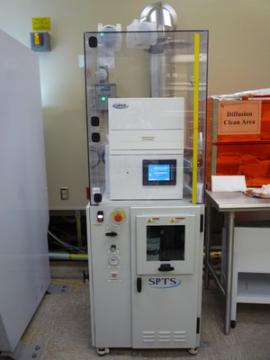 photo of uetch in SNF Cleanroom